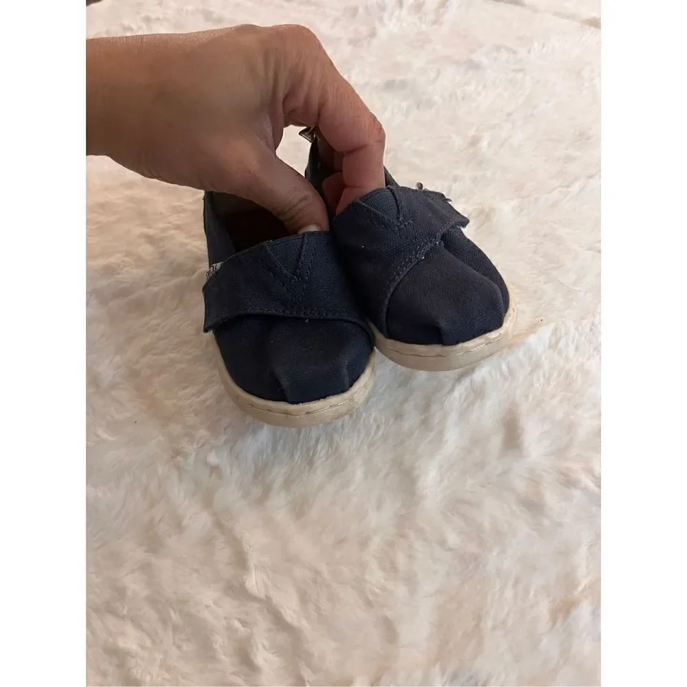 Toms Toddler Size 5C